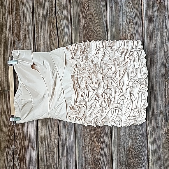 Laundry By Shelli Segal Dresses & Skirts - Laundry by Shelli Segal, Size 2, Cream